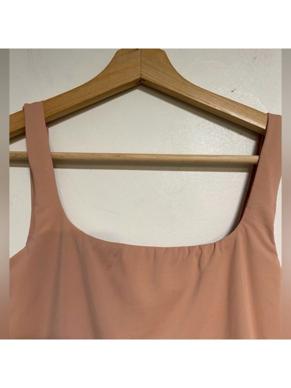 MESHKI Blush Pink Cropped Tank Top – Size XS – Minimal Square Neck - Picture 7 of 8